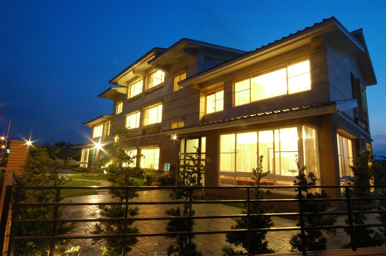 Yue Ya Guan Homestay Luodong Exterior foto